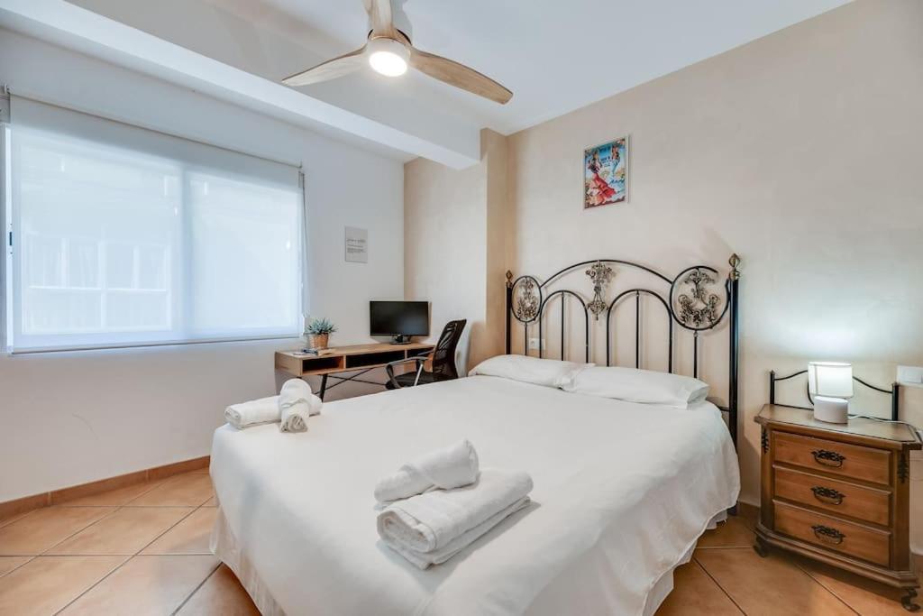 Encantador Apartamento Cerca Del Mar Málaga Kültér fotó