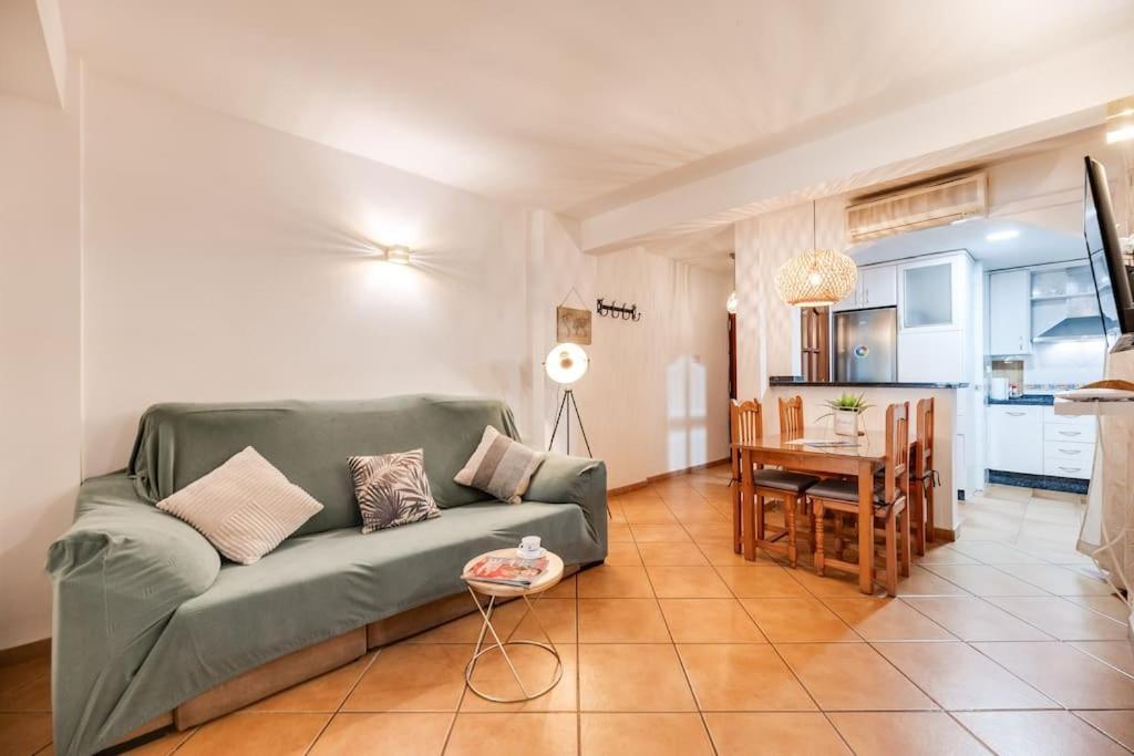 Encantador Apartamento Cerca Del Mar Málaga Kültér fotó